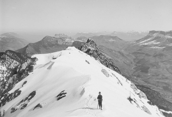 Panorama au Sommet du Grand-Som. Nord du Massif de la Chartreuse, photographie de René Rivière, Pv positif de projection 1914 A.154