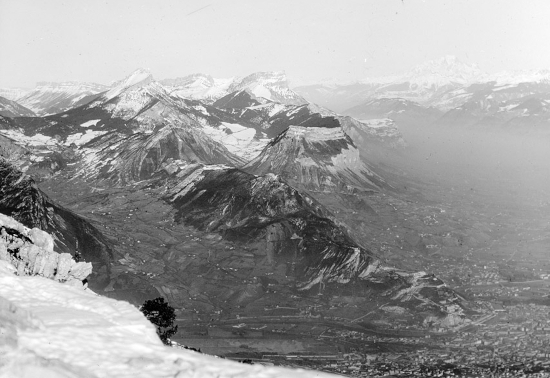 Tour d'horizon complet. Grenoble et la Chartreuse, photographie de René Rivière depuis Moucherotte, Pv 8,5x10 Positif de projection 1914 B.222
