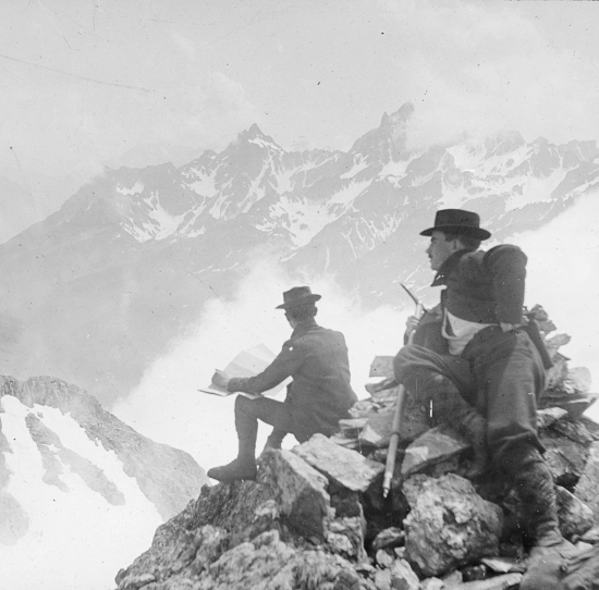 Au sommet de la Dent du Prat, photographie du Club des Ascensionnistes Grenoblois, Pv positif de projection 1914 C.65