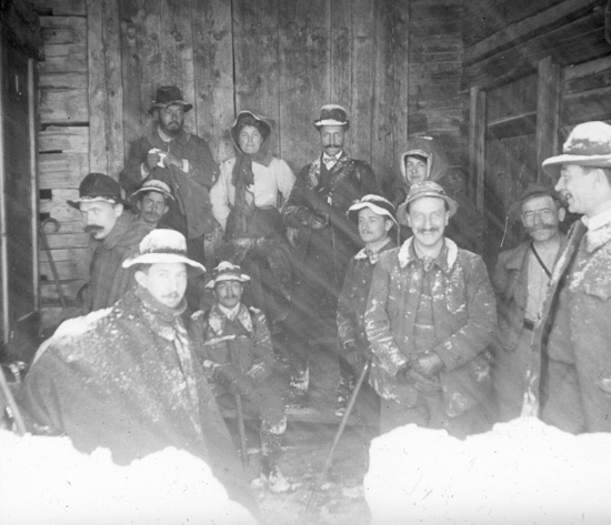 Tourmente de neige au Col des Saisies. Photographie de Lucien Poulat. Pv 8,5x10 Positif de projection 1914 K.65