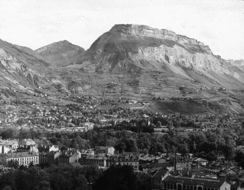 Panorama de Grenoble depuis la tour Perret en 1925, d'après les clichés de René Rivière