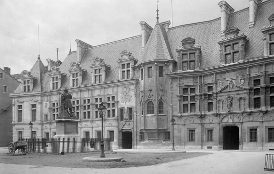 Palais de justice restauré, cliché Emile Duchemin, Pv 13x18 Duchemin O.b9